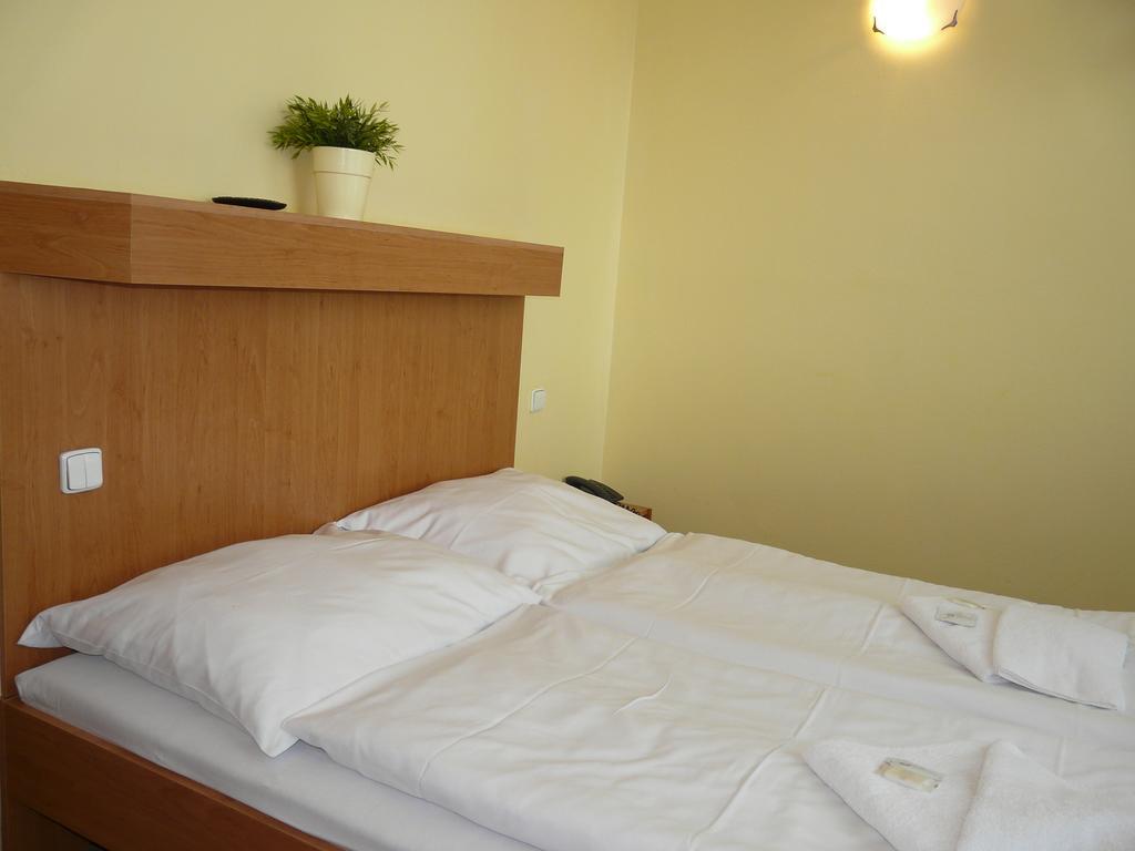 Hotel Ondras Zlín Værelse billede