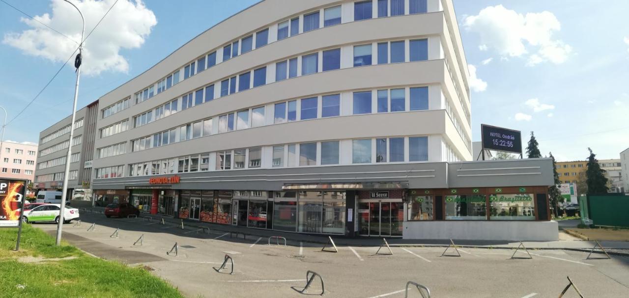 Hotel Ondras Zlín Eksteriør billede